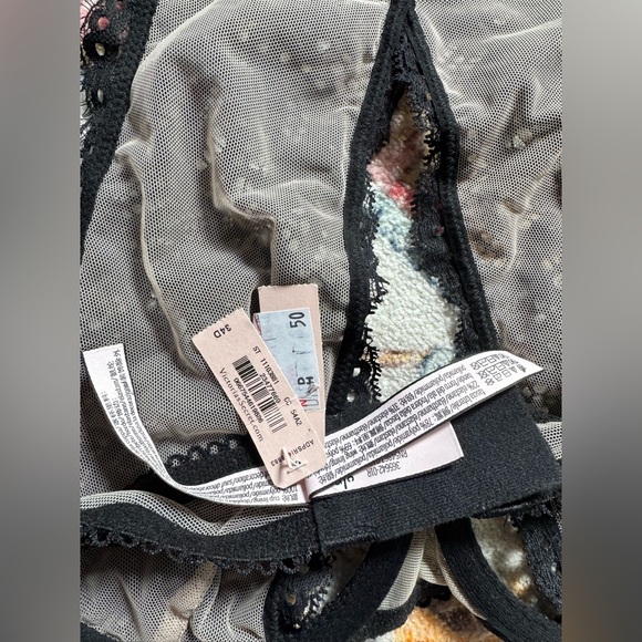 NWT Victoria’s Secret unlined Demi bra 34D black lace - Picture 3 of 6